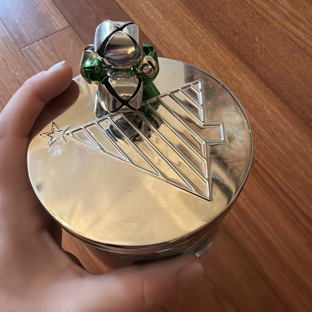 Bath & Body Works Mint Chocolate Scented Jar Candle Green Holiday Multiple Wicks - Picture 4 of 5